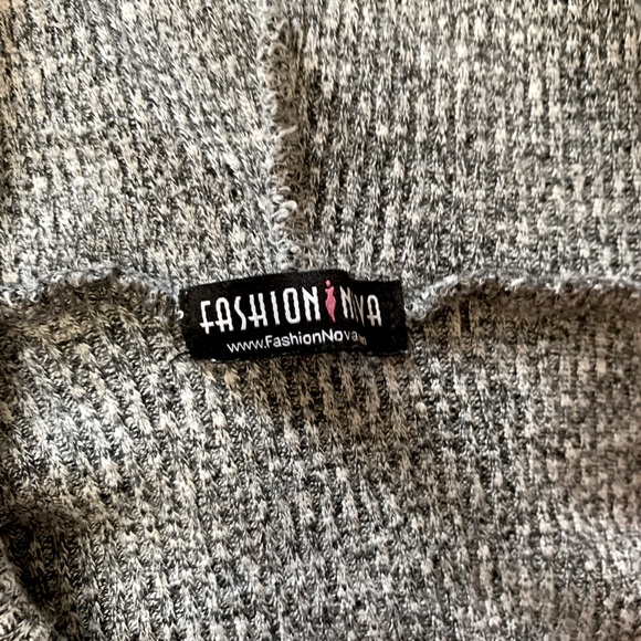 Fashion Nova Grey Cropped Hooded Long Sleeve - Picture 4 of 4